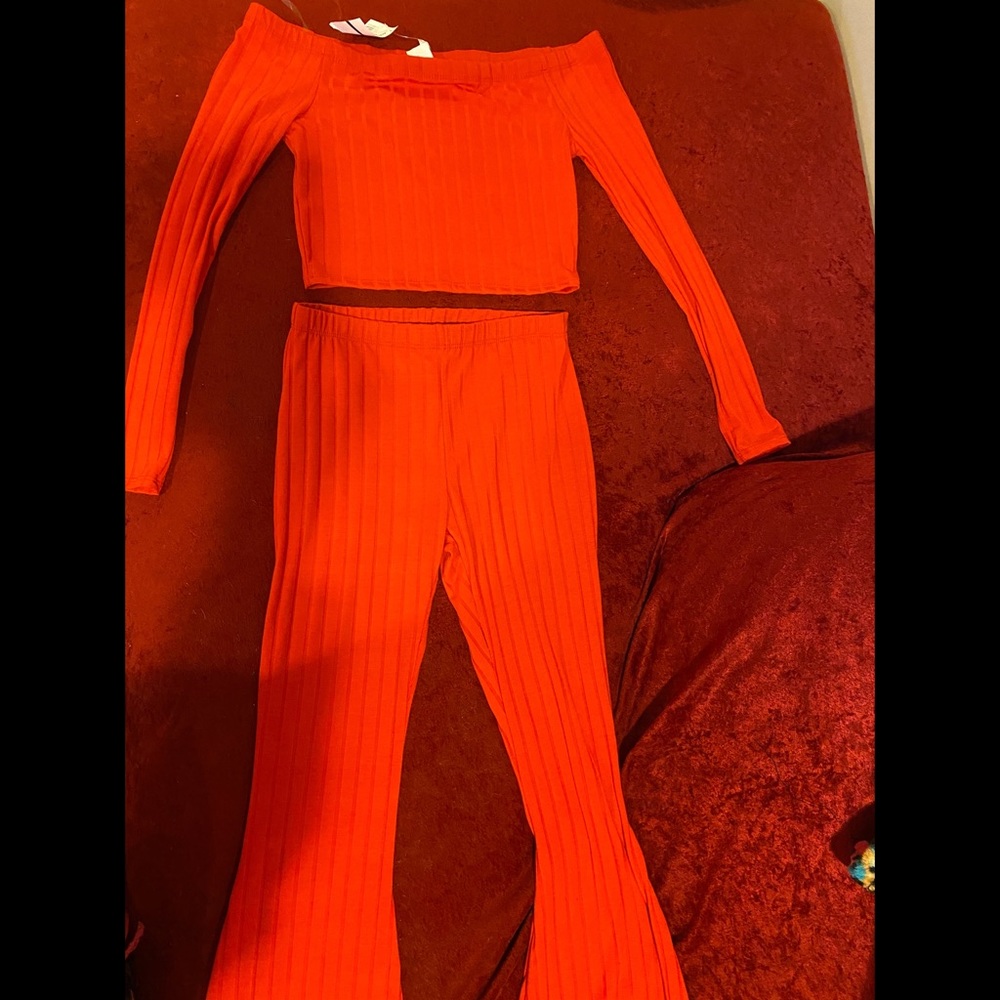 Red 2 piece set